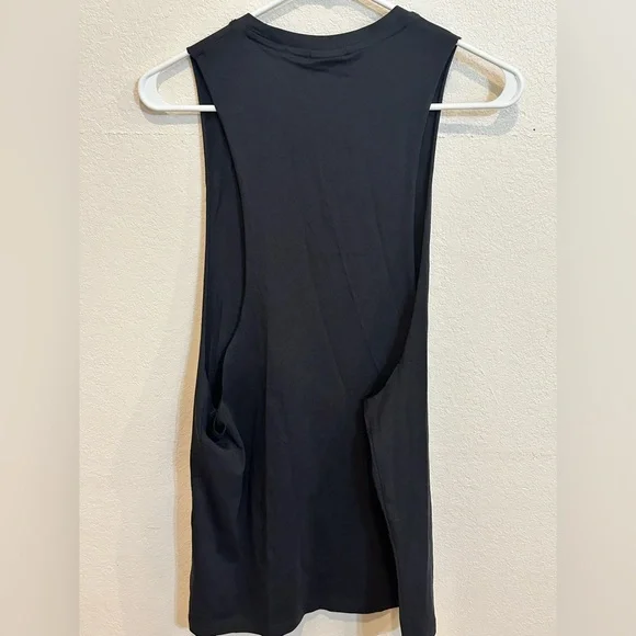 Gymshark Legacy Drop Arm Tank - Picture 4 of 9